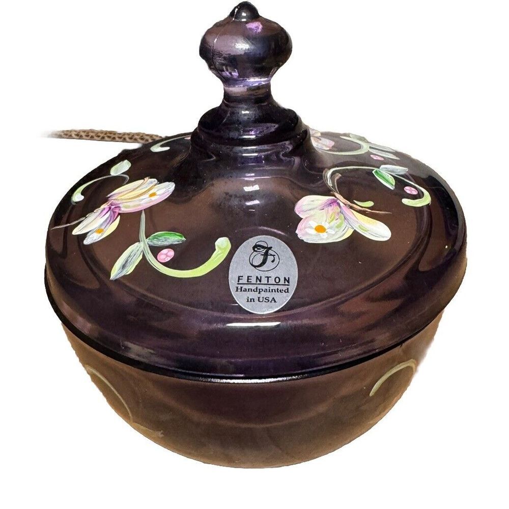 Fenton Amethyst Iridescent Hand Painted Floral Glass Lidded Candy Dish G Louise - Picture 7 of 7